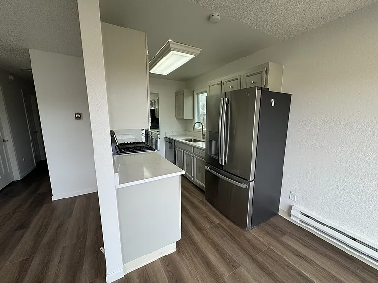 4207 Hayes St #B — Photo 3