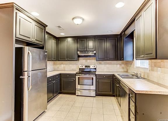 4th image of 616 Laundry St