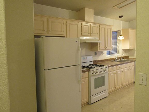 3rd image of 260 Coble Dr