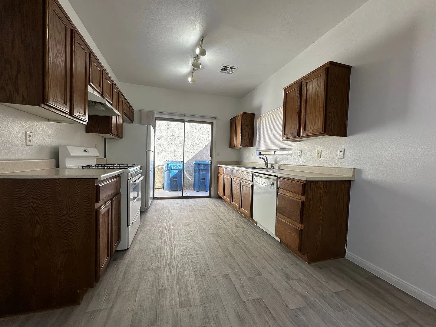 Inviting Two-Story, 2-Bedroom Home Near Stallion Mountain Golf Course — Photo 4