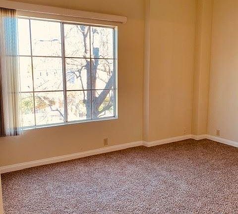4th image of 2908 W Victory Blvd #M