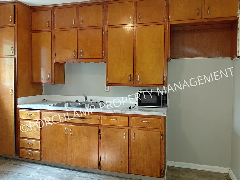 319 E Forest Ave #1 — Photo 10