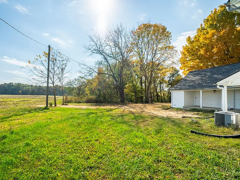 6081 Lakeview Rd — Photo 31