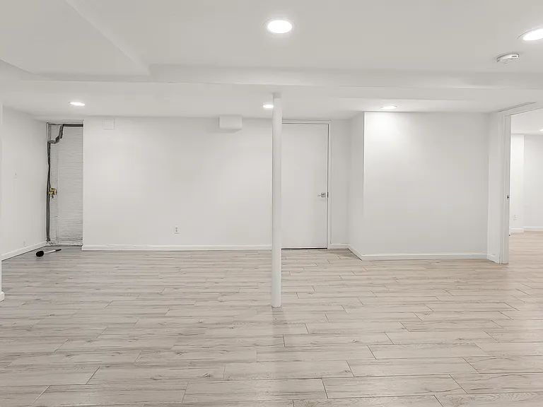 851 Hart St #1 — Photo 17