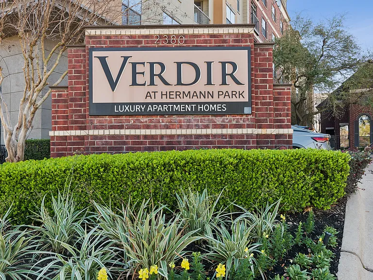 Verdir at Hermann Park — Photo 38