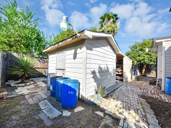 7021 Brownwood St, Houston, TX 77020