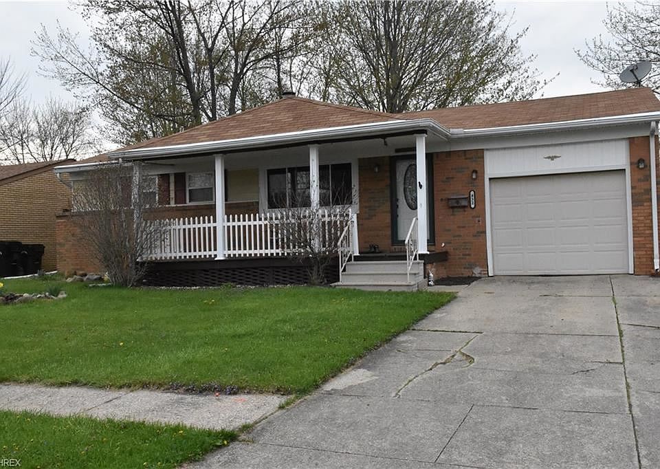 1st image of 832 Hollywood Dr