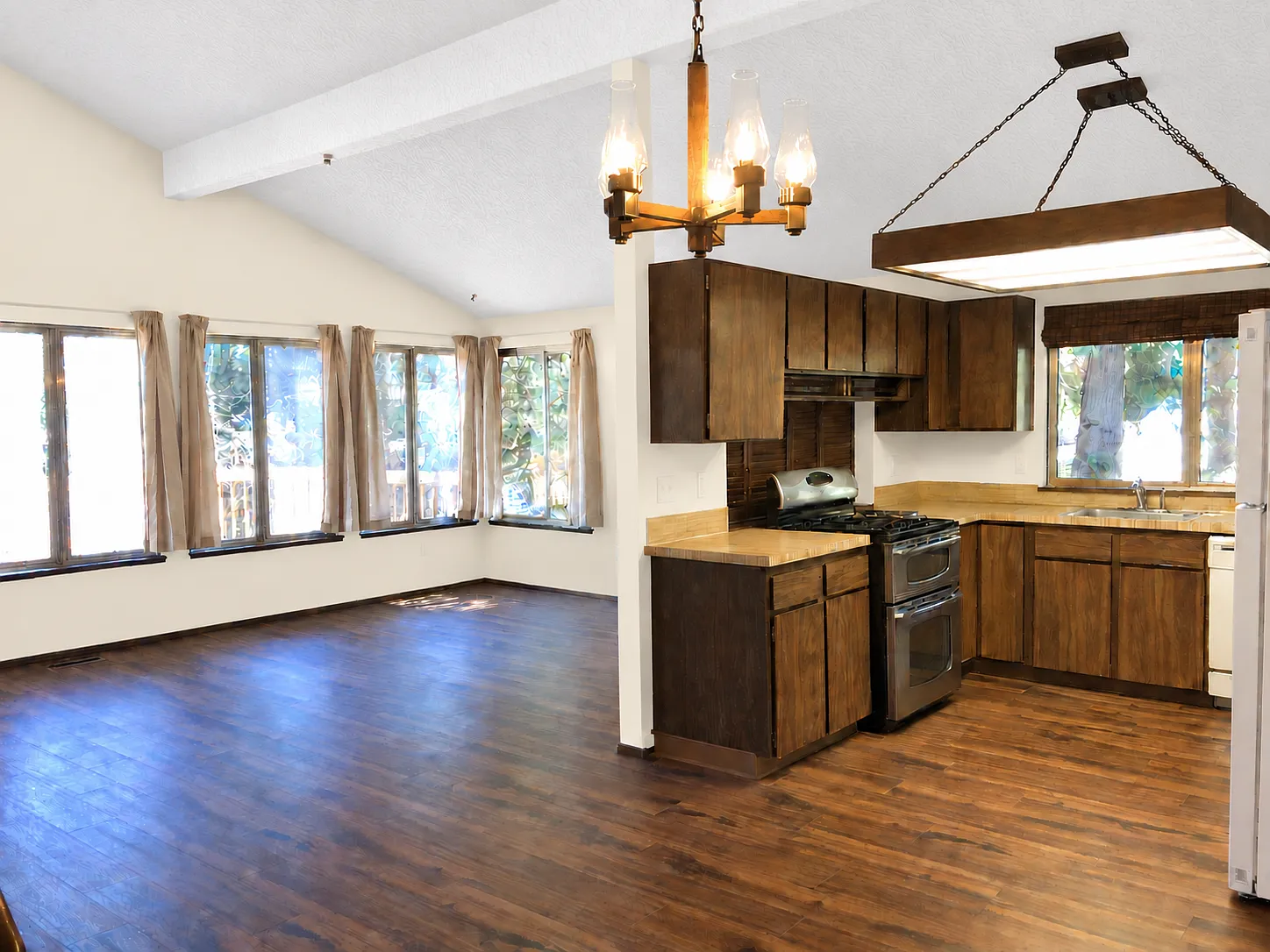 3 bed, 1440 sqft, $2,995 — Photo 3