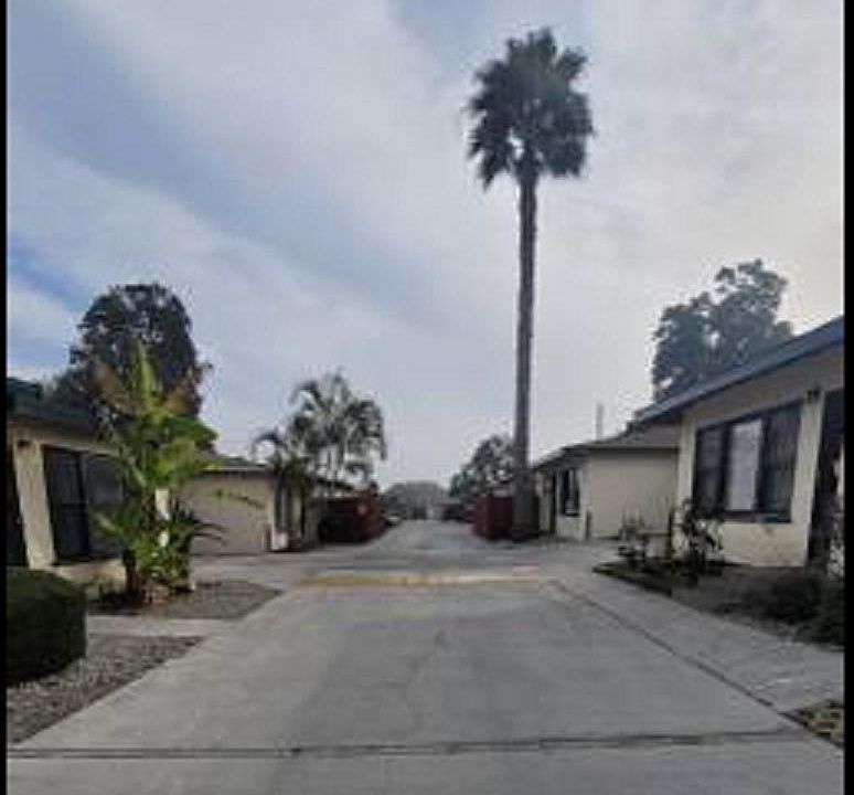 2nd image of 25612.25 Oak St #25612.25