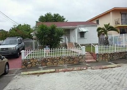 1st image of 715 NW 35th Ave