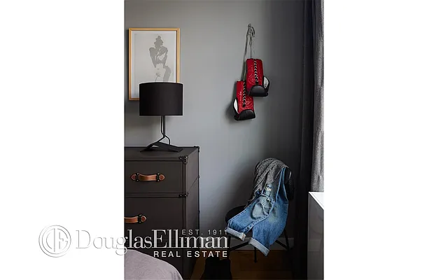 Rented by Douglas Elliman | media 19