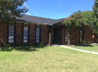 3011 Rockett Dr, Carrollton, TX 75007