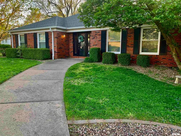 103 Westwinds Dr, Jacksonville, IL 62650