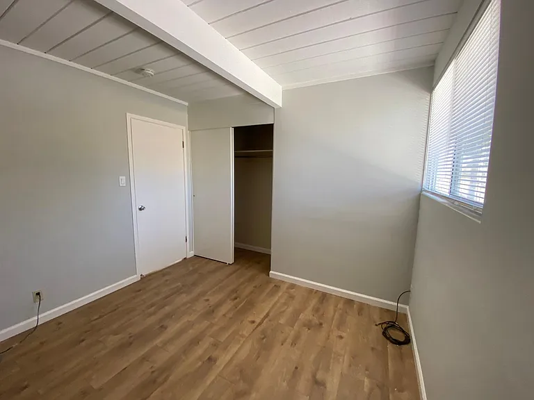 Eleanor Dr — Photo 10