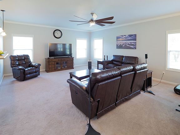 3rd image of 6636 Annandale Dr