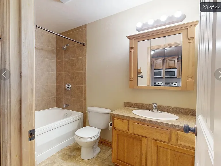524 E Broadway St — Photo 11