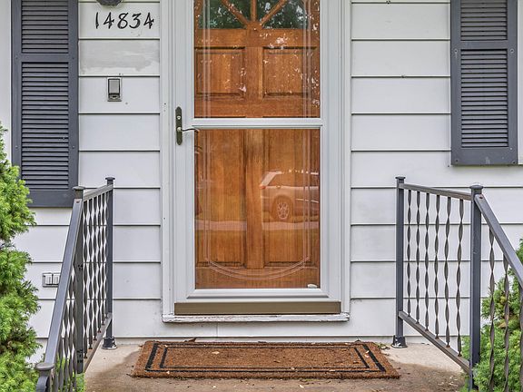 2nd image of 14834 Idylcrest Dr