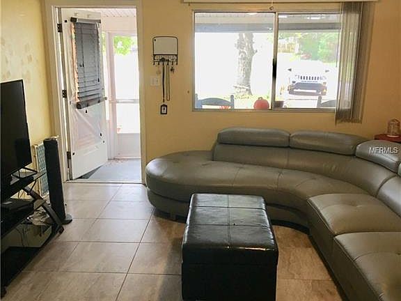 5th image of 9406 Park Lake Dr N