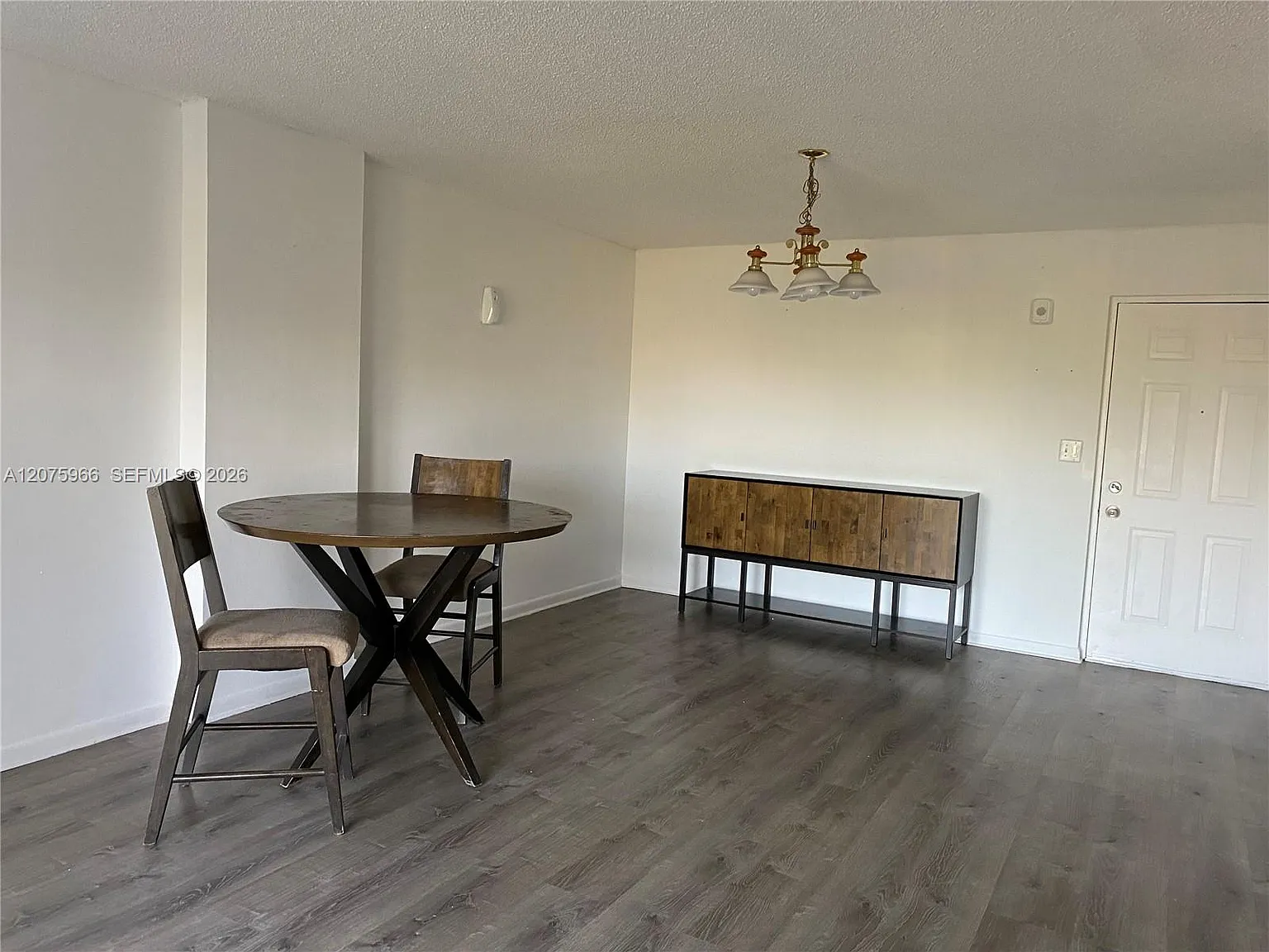 Saga Bay Gardens Condo — Photo 3