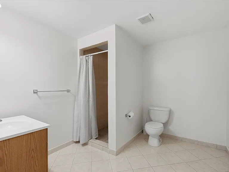 20242 Hidden Creek Ct — Photo 26