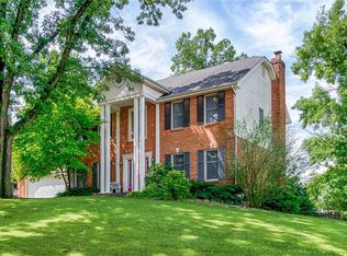 208 Watson Ct, Saint Louis, MO 63119