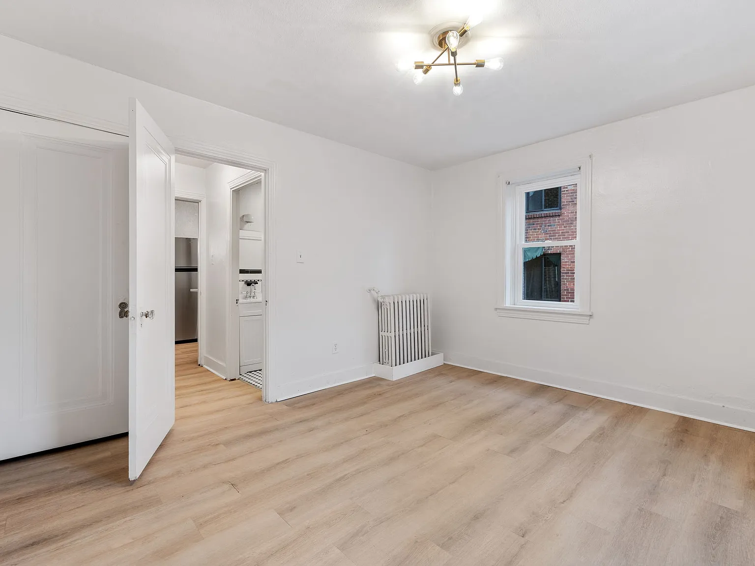 1 bed, 850 sqft, $1,100 — Photo 3