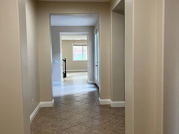 3rd image of 25225 Lemongrass St