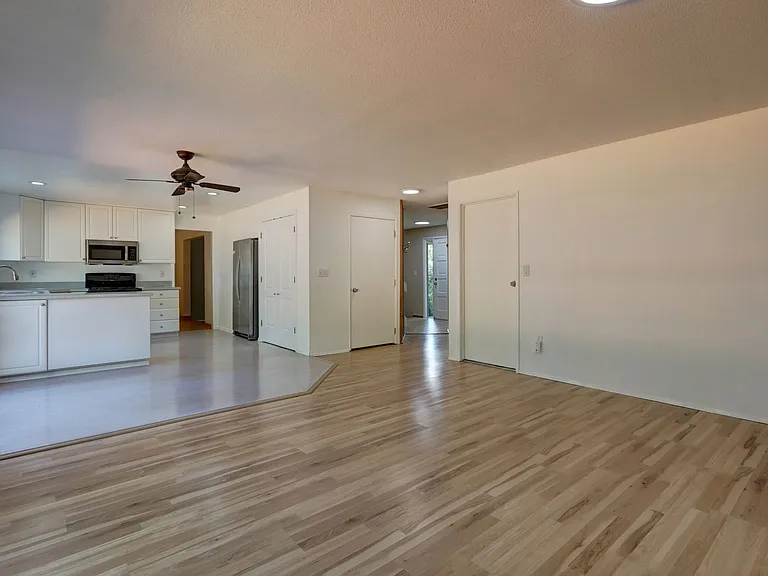 10028 NE 139th St — Photo 6