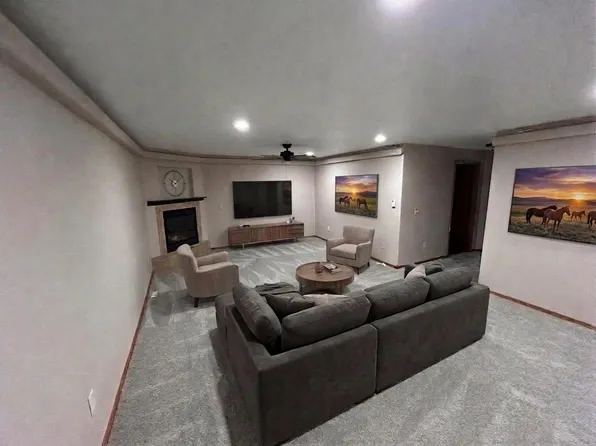 804 N Solar Dr, Sioux Falls, SD 57103