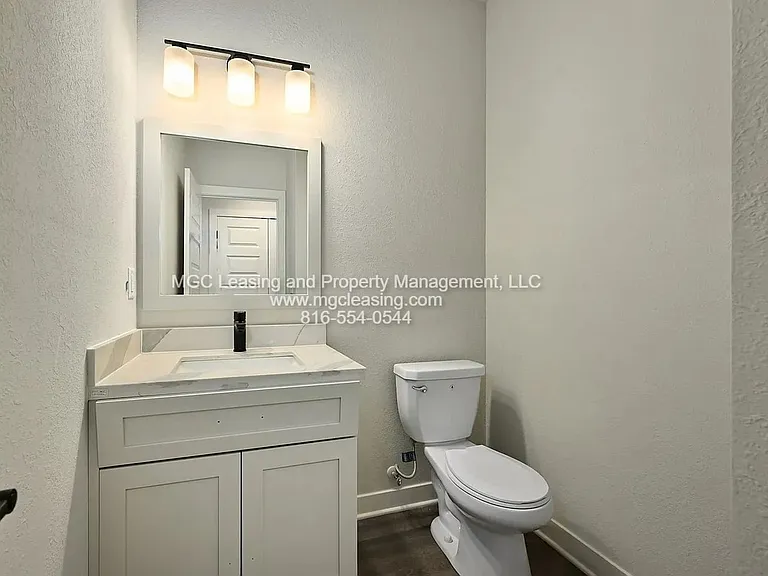 238-244 Persimmon Rd — Photo 7