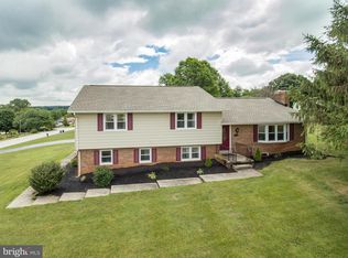 1834 Oakwood Dr, Hanover, PA 17331