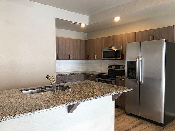 3rd image of 4045 Meadowview Ct