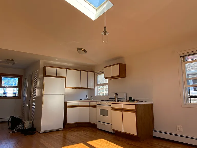 152 Beach 118 St #5 — Photo 8