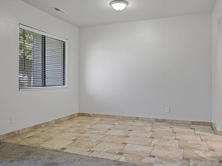 653 S Stubbs Ave — Photo 8