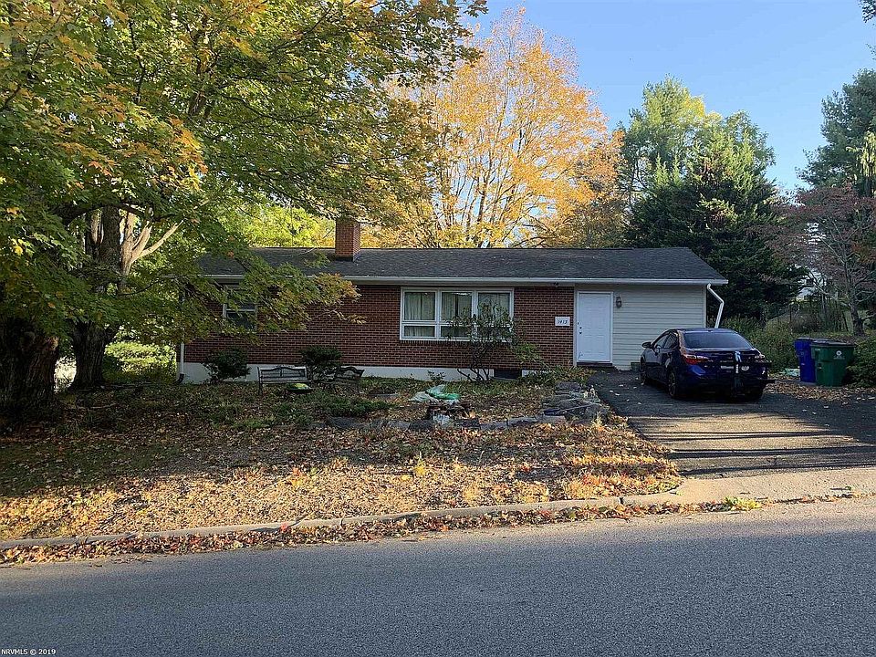 1st image of 1413 Palmer Dr