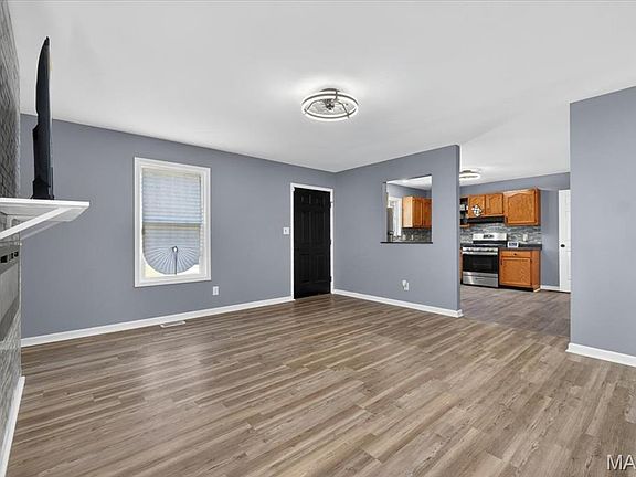 3rd image of 7101 Lexington Ave
