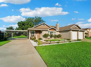 5212 Winding Brook Dr, Dickinson, TX 77539