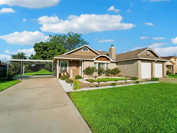 5212 Winding Brook Drive, Dickinson, TX 77539
