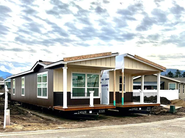 4601 S Pacific Hwy Unit 8, Phoenix, OR 97535