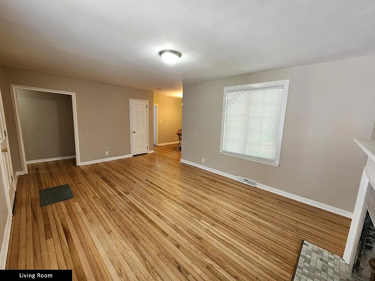 3430 Earlewood Dr — Photo 3