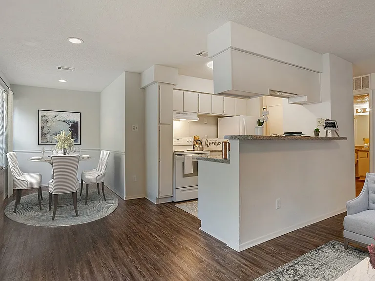 Pear Orchard Apartments — Photo 11