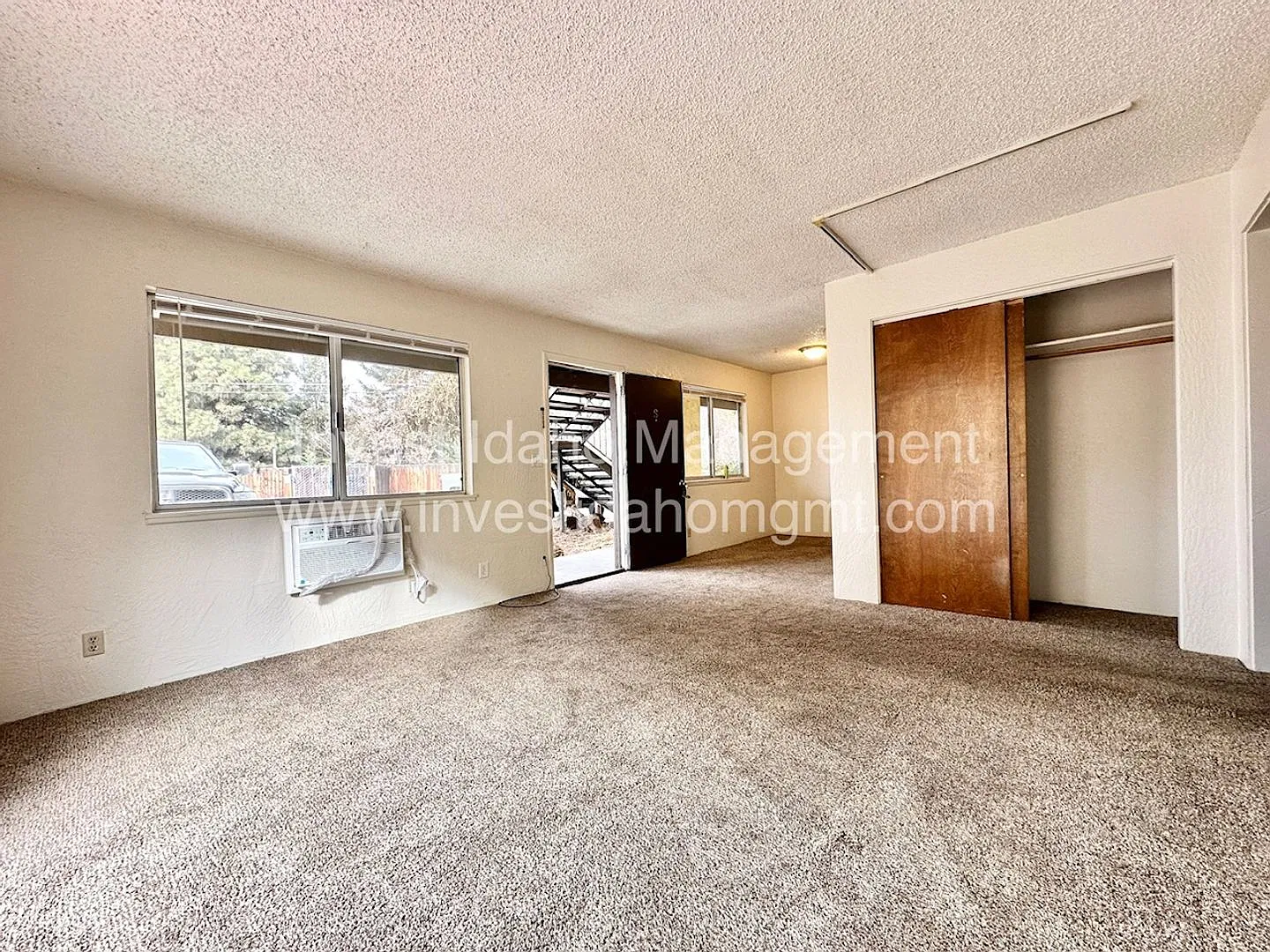 Villa — Photo 1