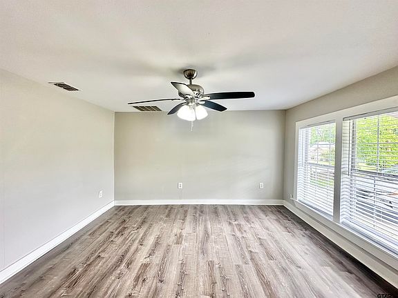 5th image of 219 Half St