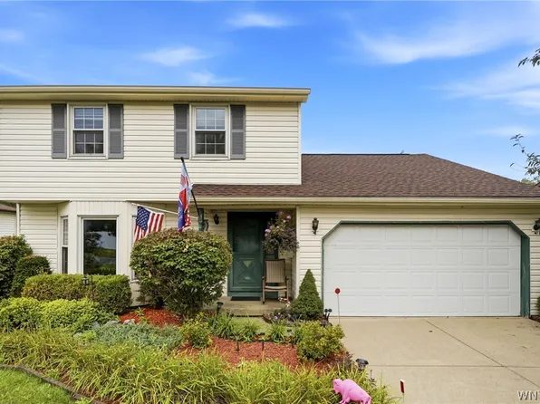 5976 Margaret Ann Dr, Lake View, NY 14085