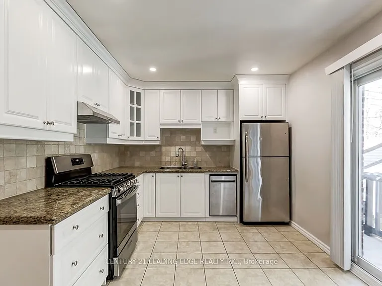 26 Grandville Ave — Photo 13