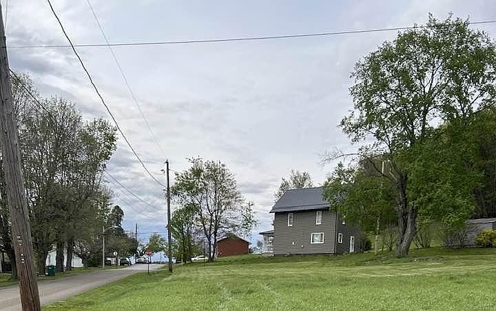 1st image of 521 Penn St