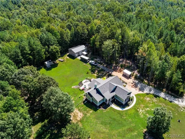 12800 Shady Ln, Amelia Court House, VA 23002