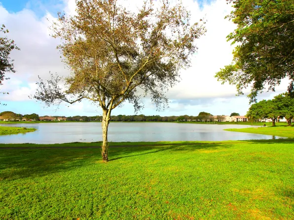 2900 Olivewood Terrace #203, Boca Raton, FL 33431