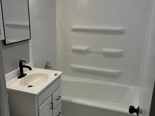 4105 65th St, Urbandale, IA 50322