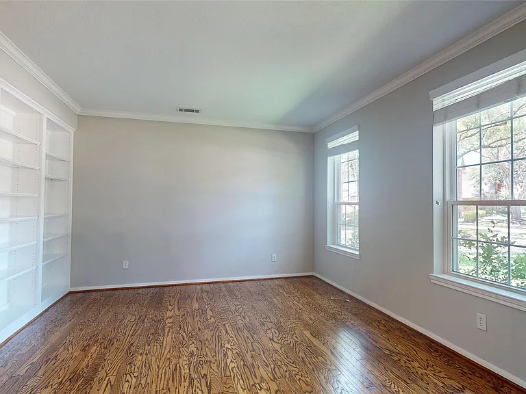 23027 Lodgepoint Dr — Photo 6